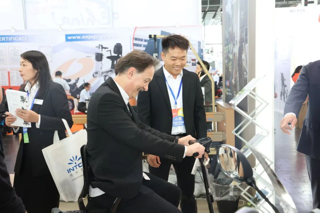 游艇会yth206医疗亮相德国REHACARE2025 展示康养器械全系列创新移动解决规划